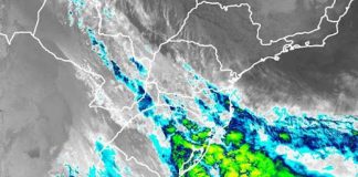 Novo ciclone chega ao RS, deixa ruas alagadas e mais de 300 moradores saem de suas casas.